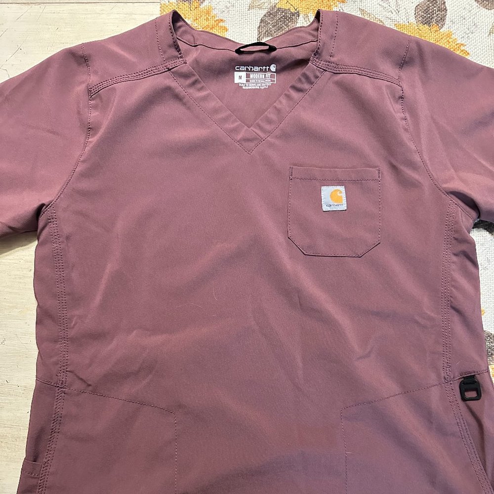 Medium Carhartt Amethyst Scrub Top & Scrub Pants